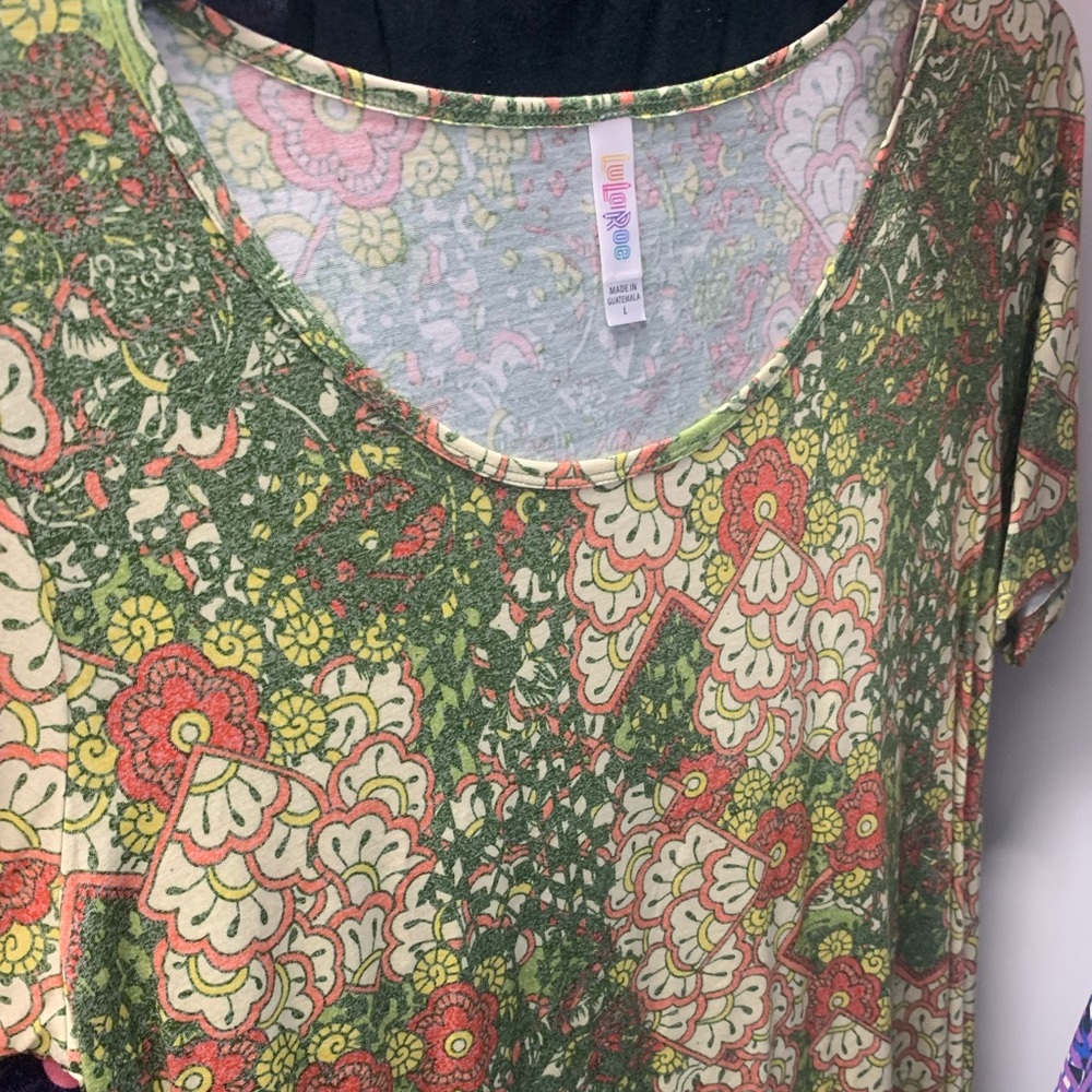 Lularoe tops - Picture 4 of 8